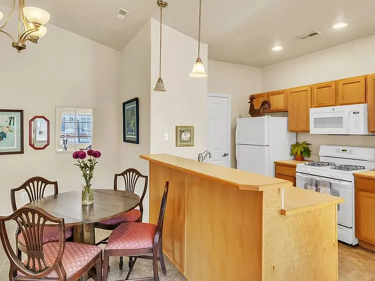 1043 Canyon Meadow Dr #6 — Photo 8