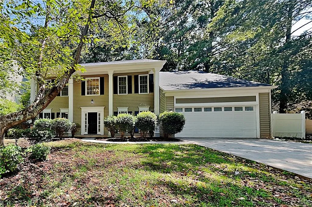 4 bed, 2.5 bath, 2634 sqft, $3,150 — Photo 1