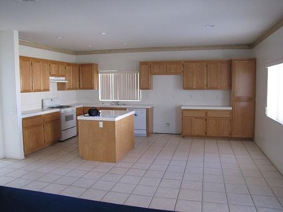 3rd image of 14661 Hondo Dr