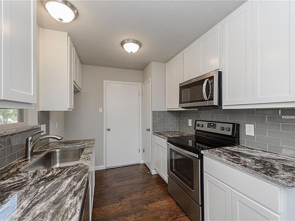 5th image of 602 Price Dr