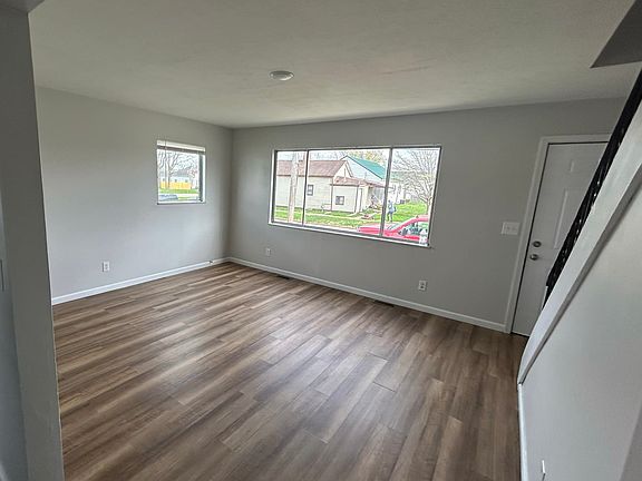 3rd image of 615 Vine St #615