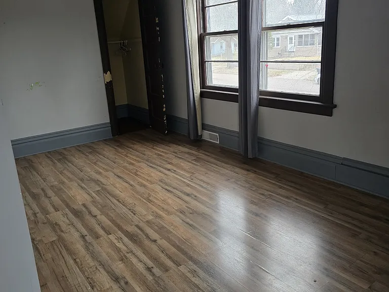 31 Eldredge St — Photo 9