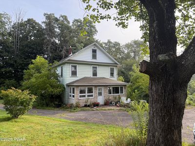 19 E Shore Ln, Beach Lake, PA, 18405