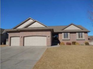 3837 N Lake Ridge Ct, Wichita, KS 67205