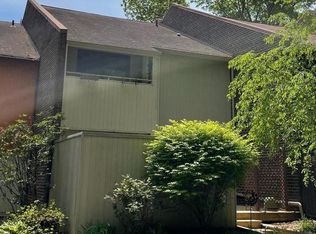 2077 Wethersfield Ct, Reston, VA 20191