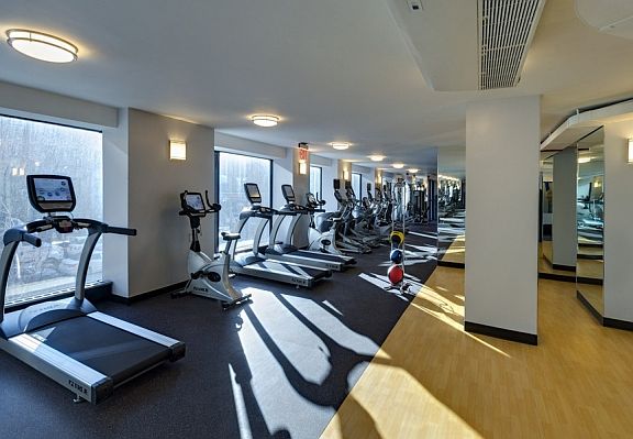 5th image of 310 Greenwich St APT 7F