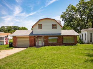 1828 N 8th St, Arkansas City, KS 67005