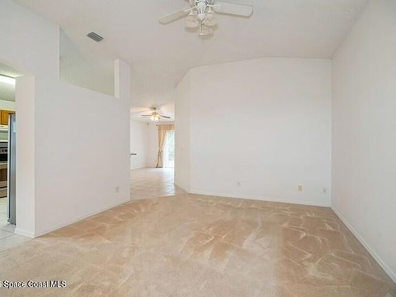 3rd image of 570 Benton Dr