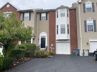 5607 Spring Ridge Dr W, Macungie, PA 18062