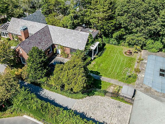 2nd image of 168 Baldwin Ave