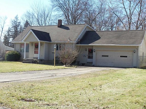 4th image of 4540 East Dr