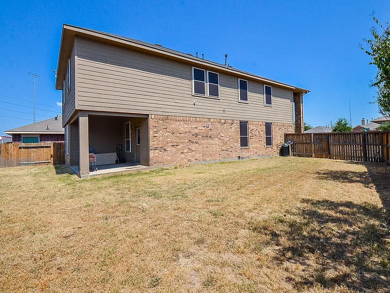 2403 Summers Glen Ct — Photo 3