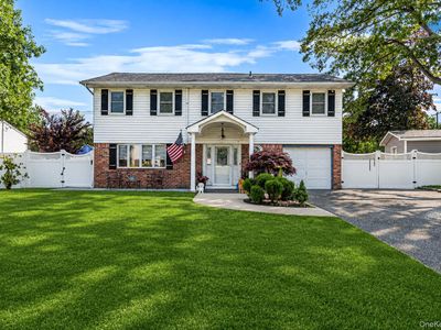 30 Pinewood Drive, Commack, NY, 11725