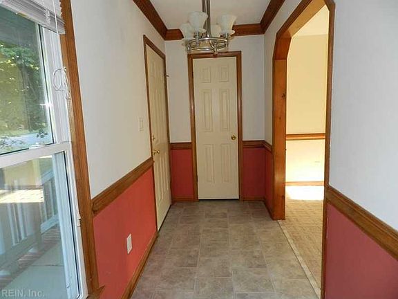 3rd image of 4637 Schooner Blvd