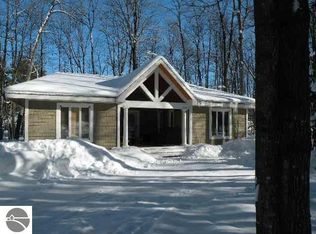 5455 Golf View Rd, Bellaire, MI 49615