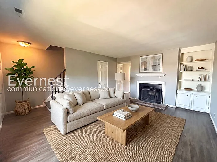 2 bed, 1.5 bath, 1116 sqft, $1,725 — Photo 3