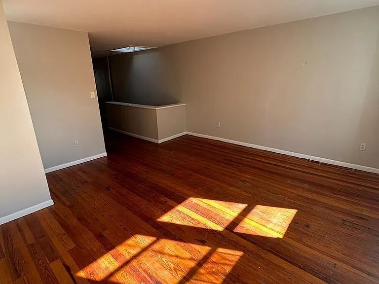 1819 Bainbridge St #1 — Photo 12