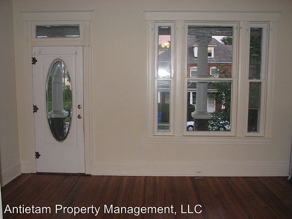4th image of 841 Summit Ave