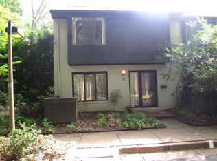 2009 Sarazen Pl, Reston, VA 20191