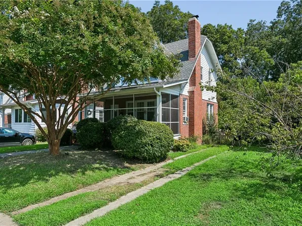 44 Cherry Ave, Hampton, VA 23661
