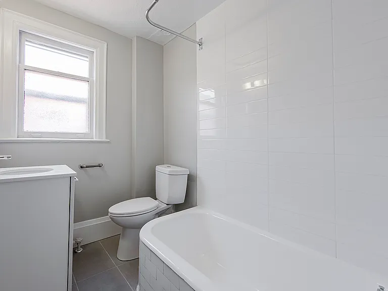 1531 Bathurst St — Photo 5
