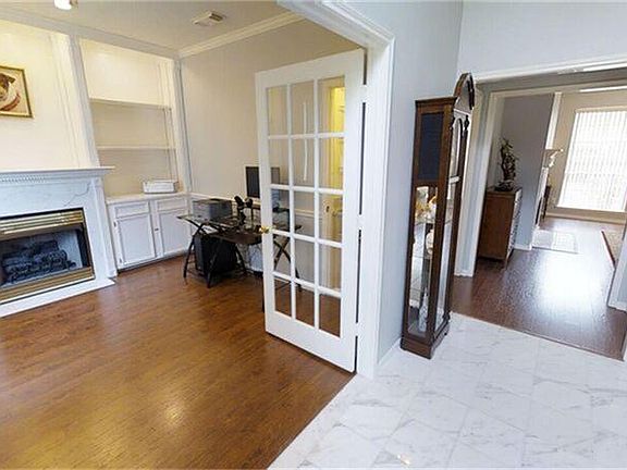 4th image of 3225 Three Sisters Cir