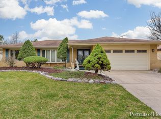 6931 Terrace Dr, Downers Grove, IL 60516