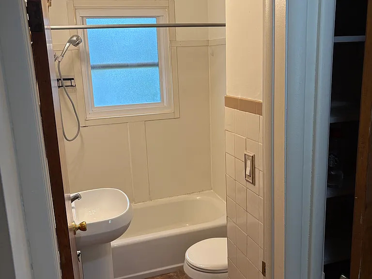 2420 W South St — Photo 6