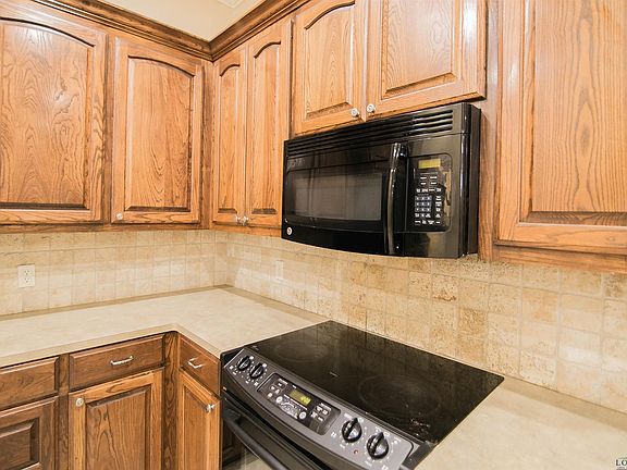 5th image of 714 Hollybrook Dr