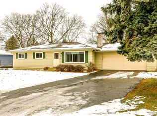 884 Eugene Dr, Oxford, MI 48371