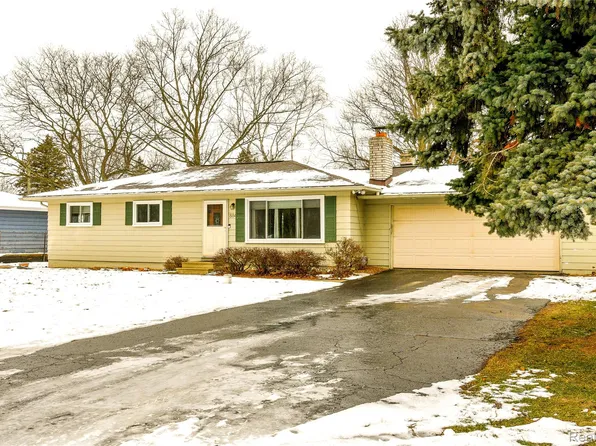 884 Eugene Dr, Oxford, MI 48371