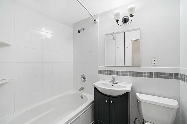 Rented by Oxford Property Group | media 32