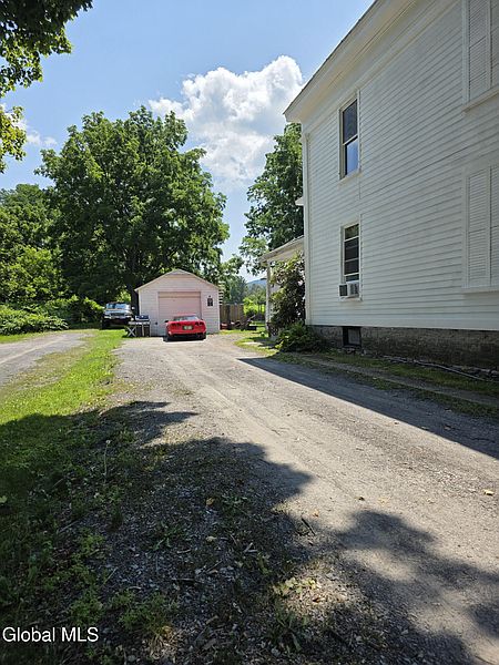 3rd image of 1558 Clauverwie Road