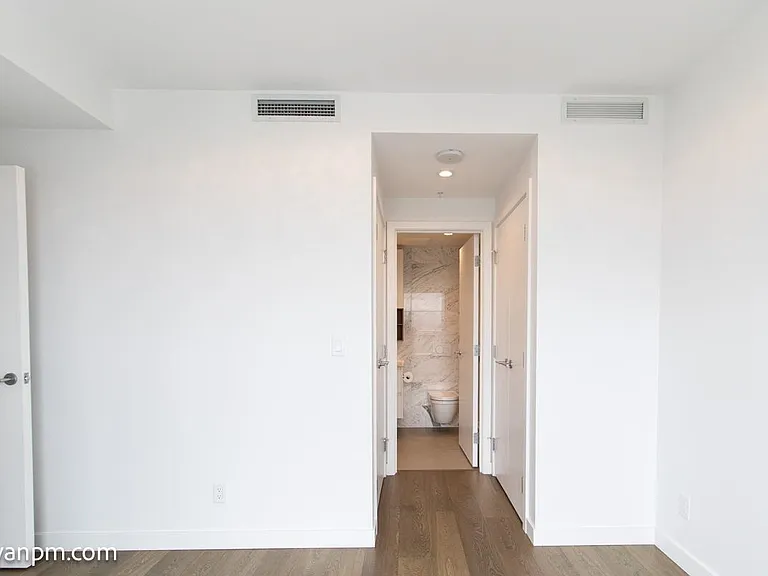6000 McKay Ave #2908 — Photo 8