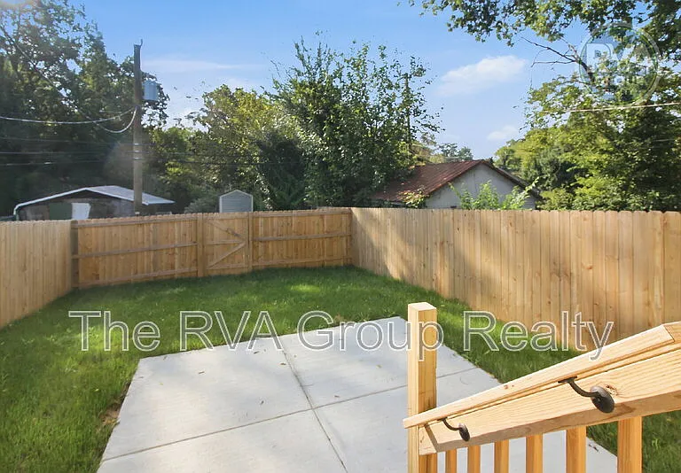 1609 Rogers St — Photo 19