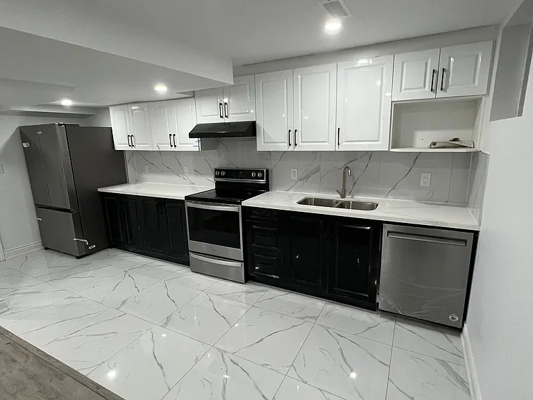 46 Starry Cres #BASEMENT — Photo 9