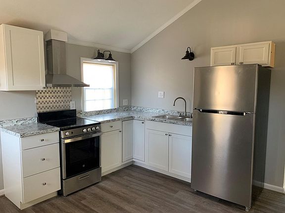 3rd image of 208 Timberlake Dr