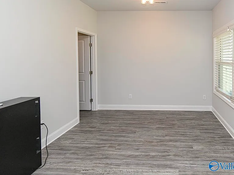 125 River Springs Ct — Photo 26