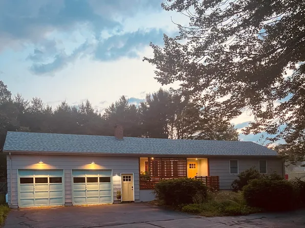 240 Gardiner Road, Wiscasset, ME 04578