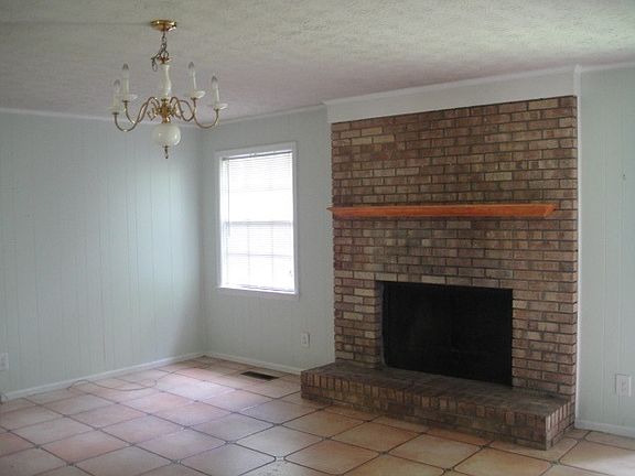 2nd image of 2400 Debden Dr