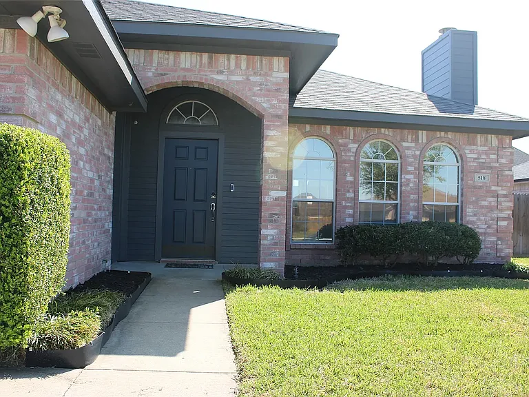 518 Morningside Ct — Photo 3