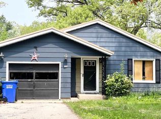 106 Parkway Rd, Pardeeville, WI 53954