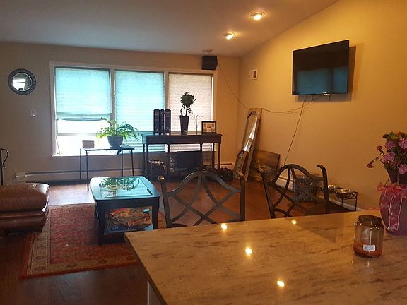 3rd image of 5309 W 105th St