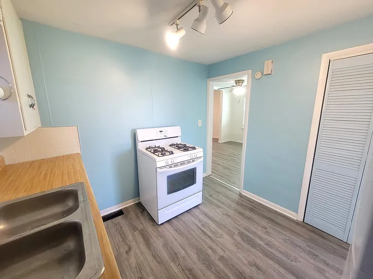 5932 Lakeside Ave — Photo 14