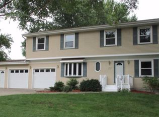 2717 Clearview Ave, Burlington, IA