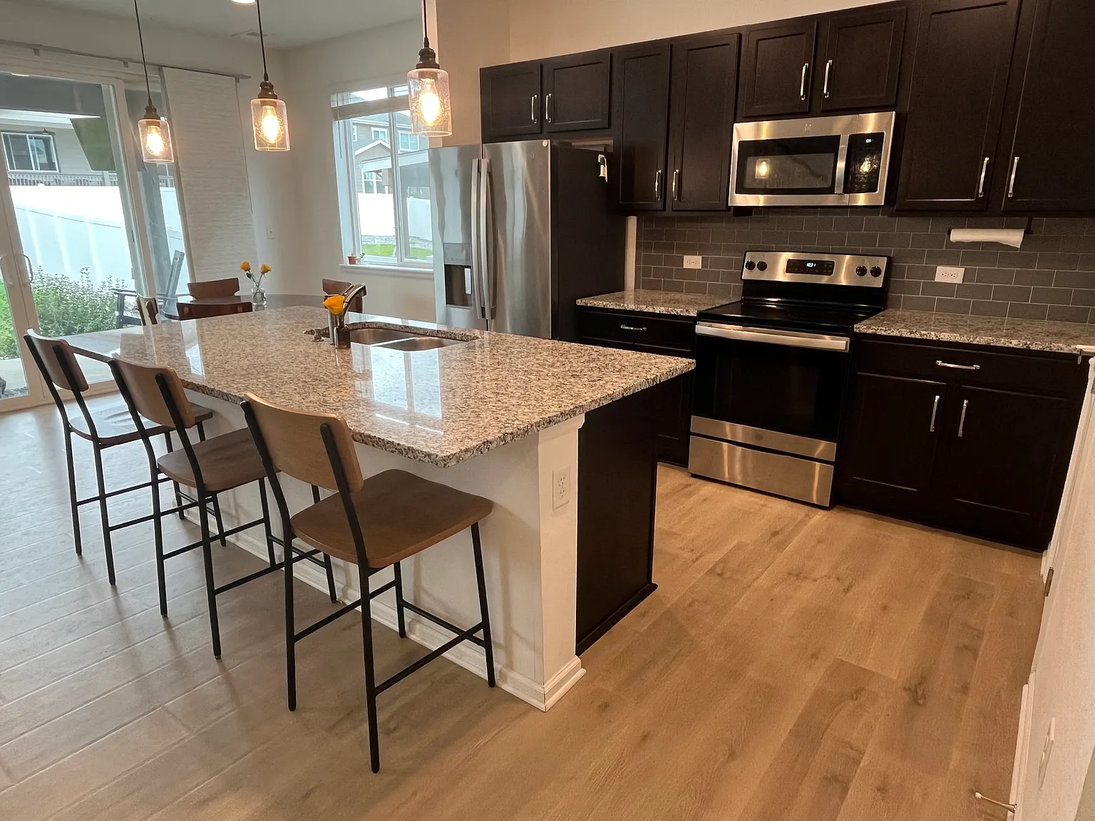 1860 Tinker Dr — Photo 4