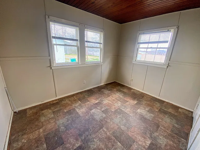 2709 Cline St — Photo 13