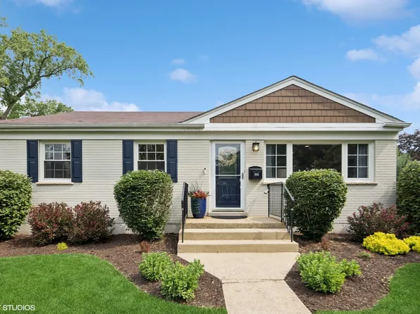 886 Duane St, Glen Ellyn, IL 60137