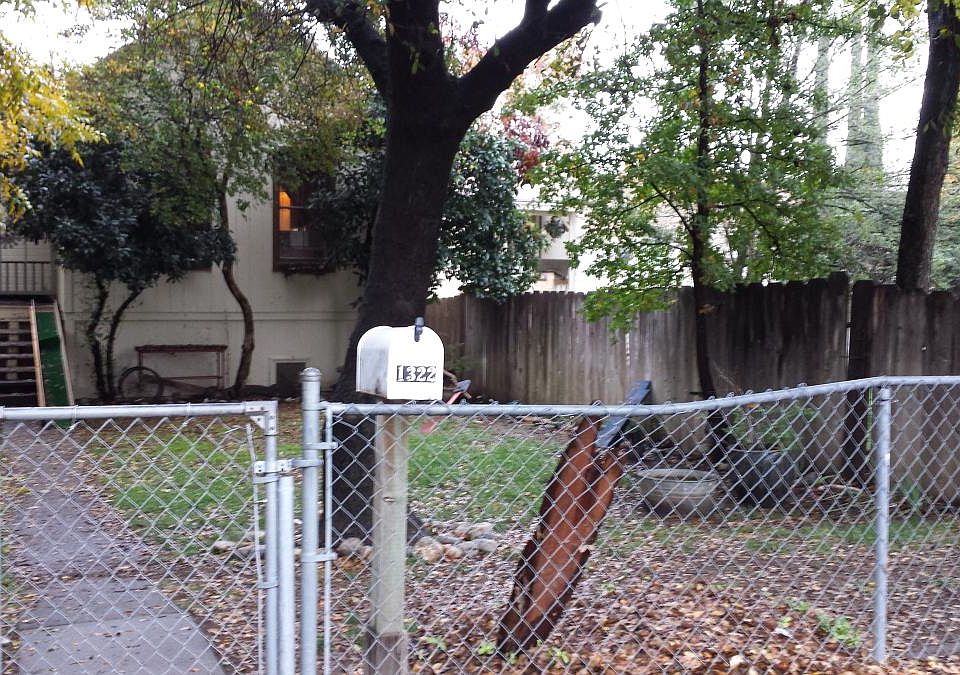 2nd image of 1322 Washington St