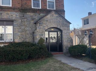 90 Ongley St APT 11, Rockville Centre, NY 11570